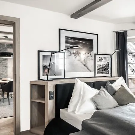 欧柏古格尔木屋豪华公寓酒店 4*