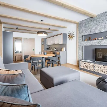 Luxury Aparthotel 2*