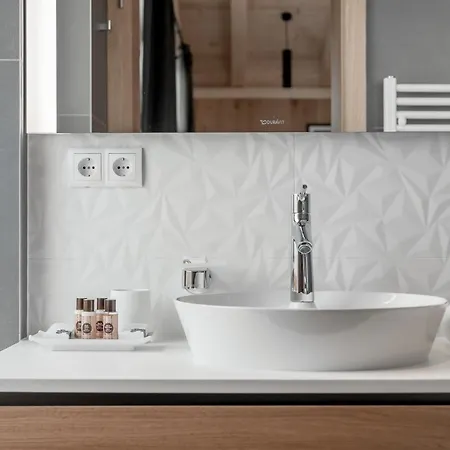 Luxury Aparthotel 2*