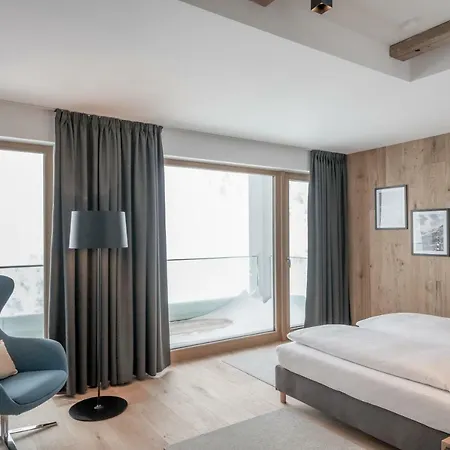Luxury 4*